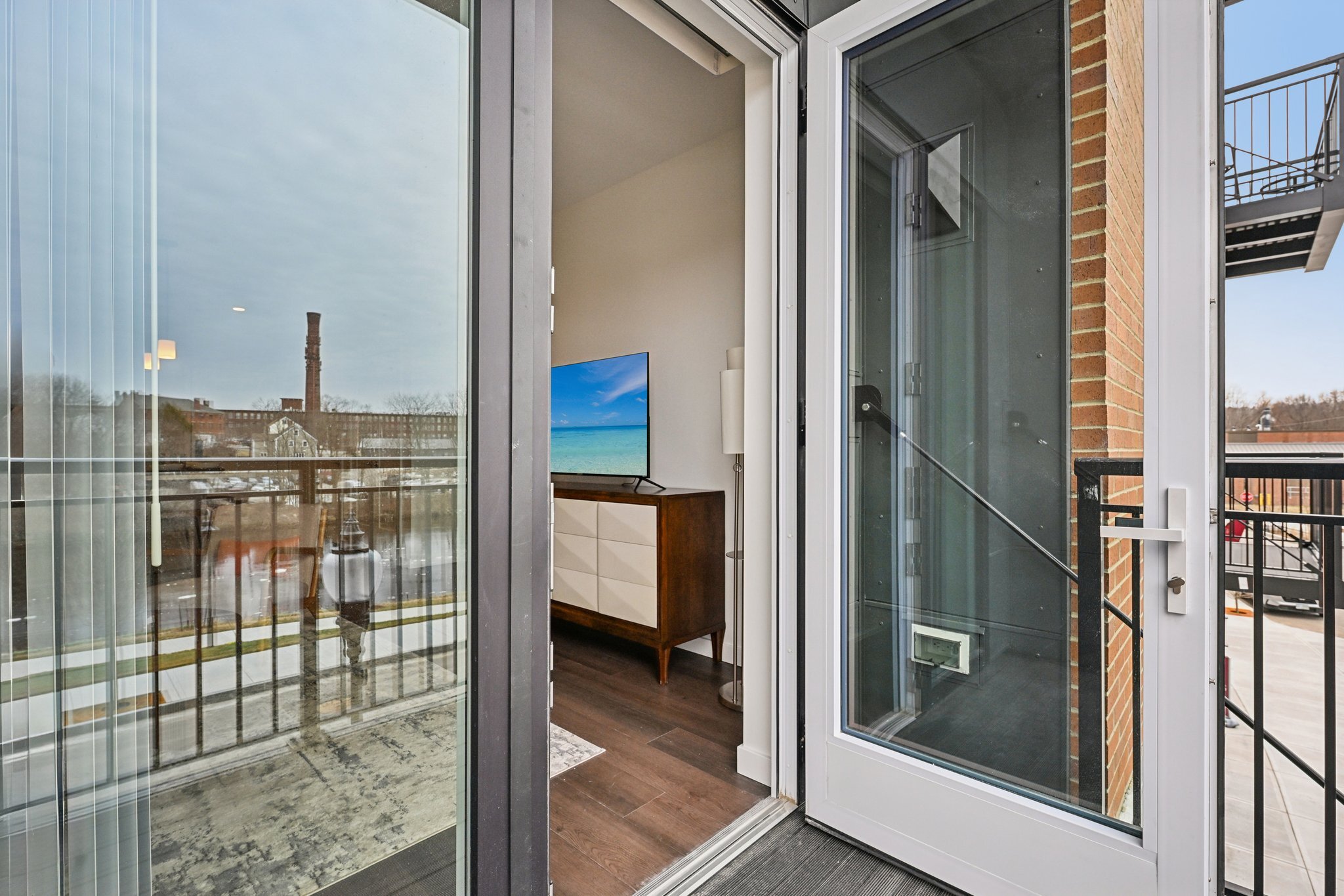 18 web or mls 9 river st 220 S2003 018