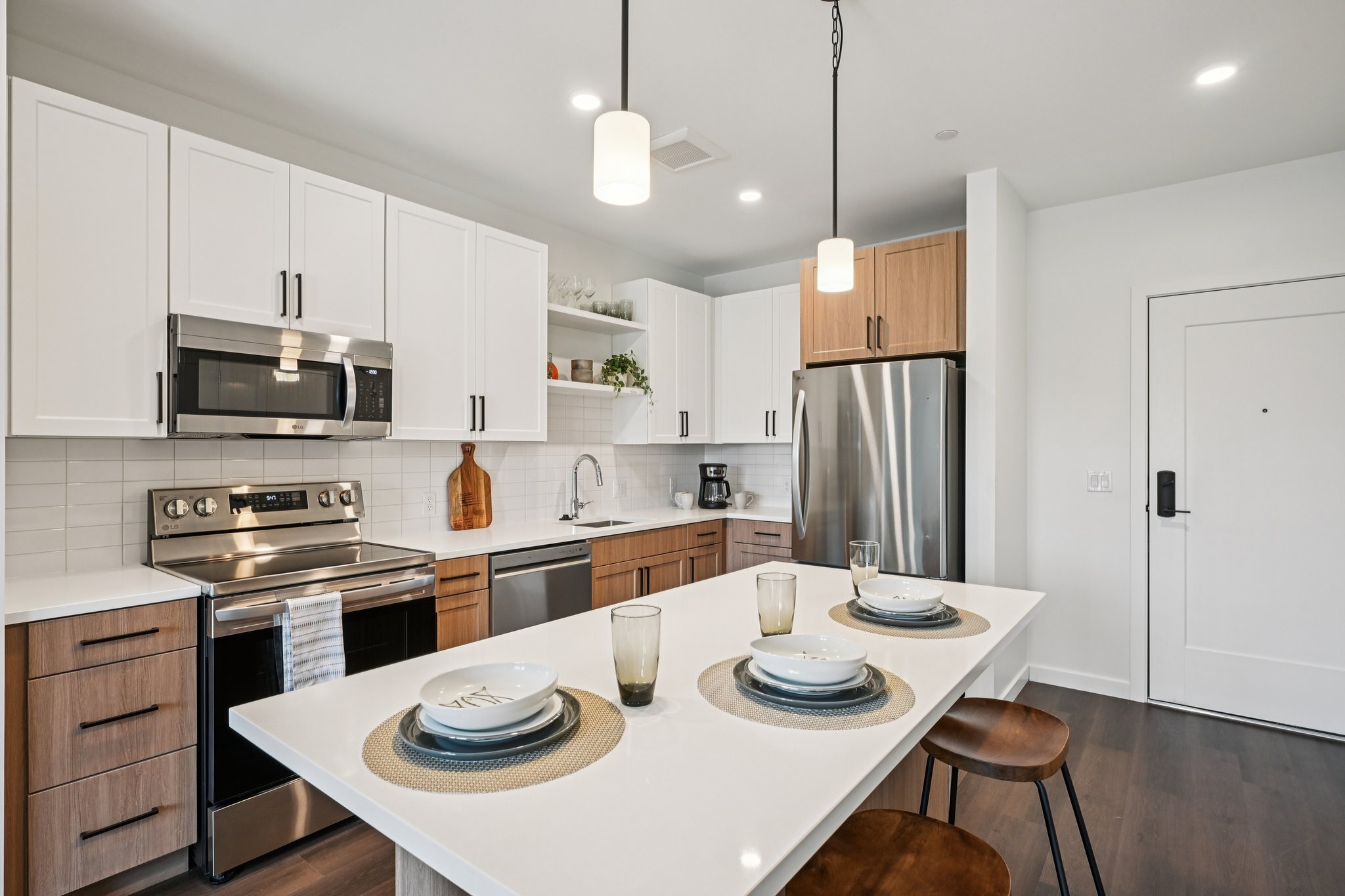 6 web or mls 9 river st 220 S2003 006